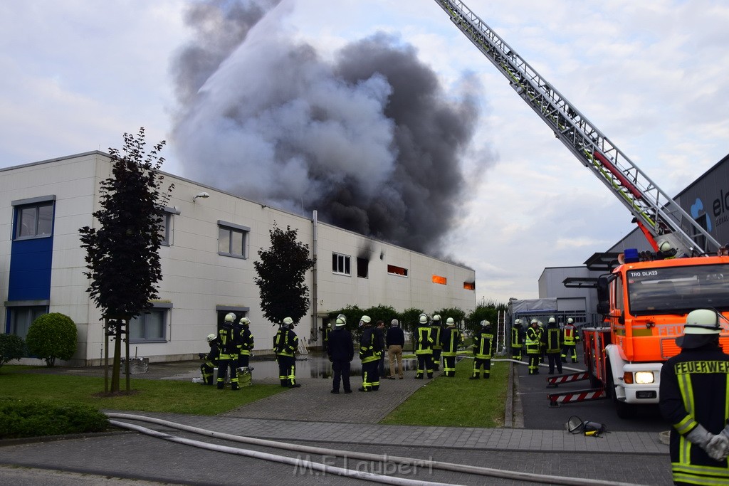 Grossbrand Halle Troisdorf Kriegsdorf Junkersring P069.JPG - Miklos Laubert